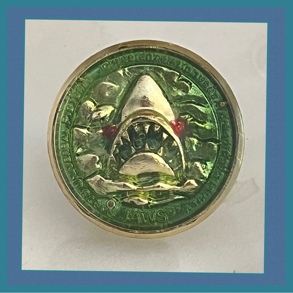 Original JAWS Movie 1975 Promotional Plastic Ring - Universal Studios Split Band - Picture 1 of 17